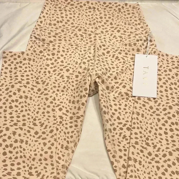 Cream Leopard Print Women's Leggings - Picture 4 of 5